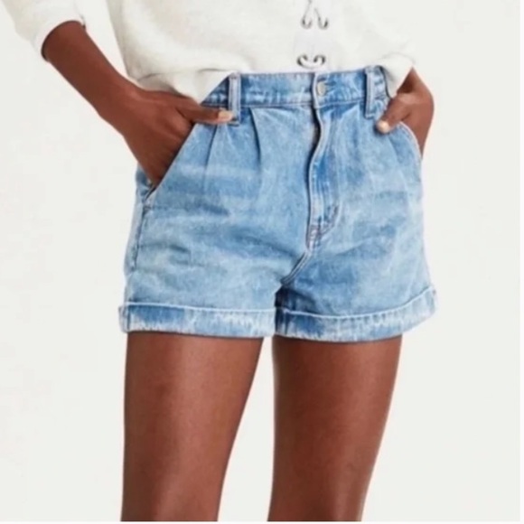 American Eagle Outfitters Pants - American eagle mom shorts denim shorts